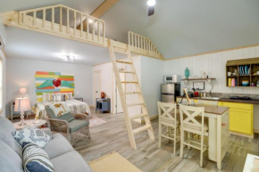 Cozy Studio Cabin about 1 Mi to Greers Ferry Lake!